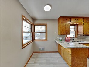 2092 Bush Ave E in St. Paul, MN - Building Photo - Building Photo