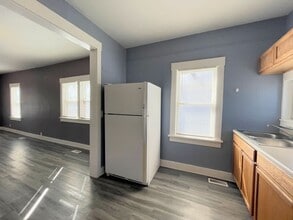 904 E 5th Ave in Hutchinson, KS - Building Photo - Building Photo