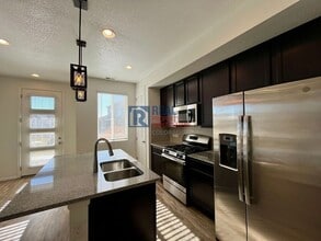 23630 E 5th Pl in Aurora, CO - Foto de edificio - Building Photo