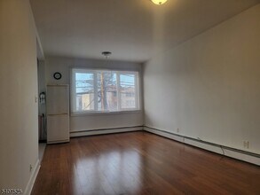 24 E Price St in Linden, NJ - Building Photo - Building Photo