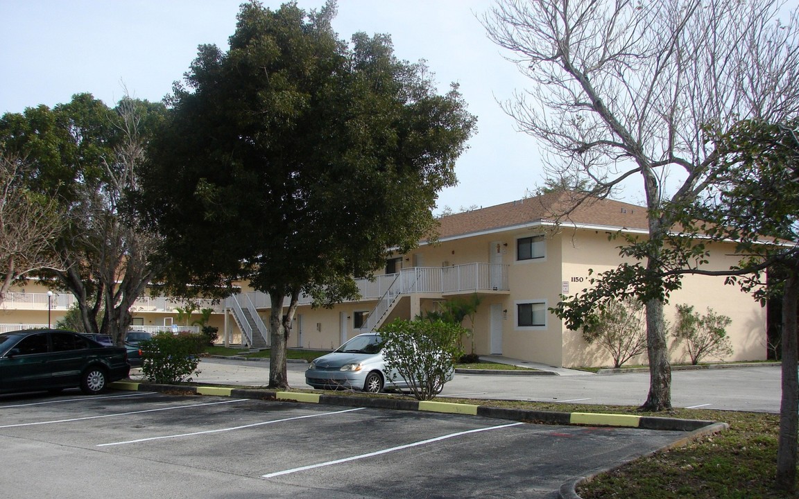 Fairway Gardens in Margate, FL - Building Photo