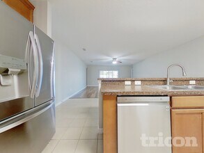 492 Shirley Dr in Apopka, FL - Foto de edificio - Building Photo