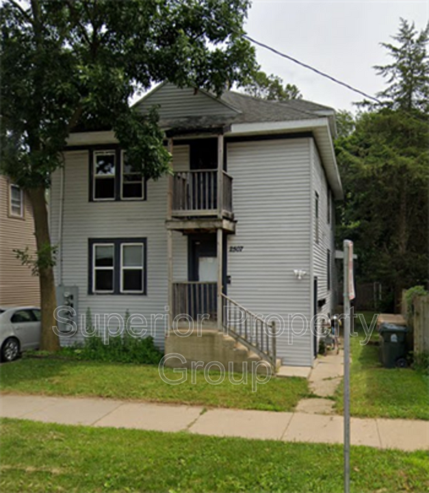 2507 E Johnson St in Madison, WI - Building Photo