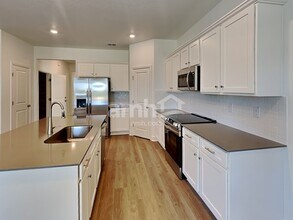 37778 Dusty Saddle Ln in Zephyrhills, FL - Building Photo - Building Photo