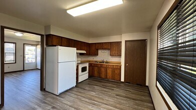 969 Custer St in Dickinson, ND - Building Photo - Building Photo