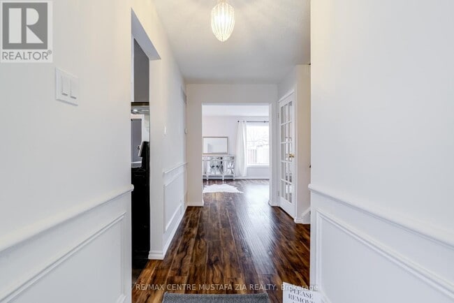 3025 Oslo Crescent in Mississauga, ON - Building Photo - Building Photo