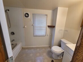 347 4th Ave S, Unit 1 in South St. Paul, MN - Building Photo - Building Photo