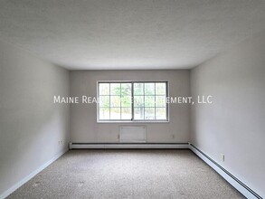 20 Tall Pines Dr in Lewiston, ME - Building Photo - Building Photo