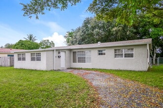 6210 NW 13th St in Sunrise, FL - Building Photo - Building Photo