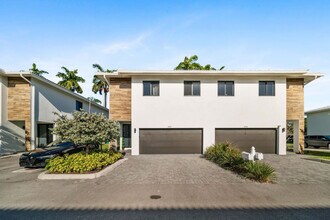 3246 SW 44th St in Fort Lauderdale, FL - Building Photo - Building Photo