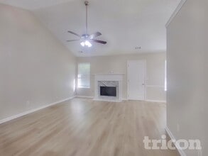 130 N Greenfield Cir in Covington, GA - Foto de edificio - Building Photo