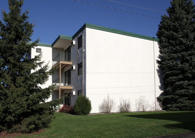 Pineview Apartments in Elk River, MN - Building Photo - Building Photo