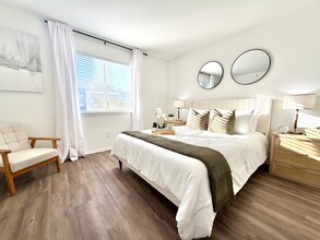 The Waypoint in Pensacola, FL - Building Photo - Building Photo