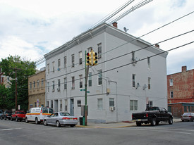 2400--2402 Summit Ave in Union City, NJ - Building Photo
