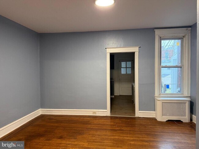 51 N State Rd in Upper Darby Township, PA - Foto de edificio - Building Photo