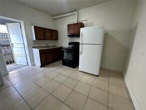 1767 NW 5th St in Miami, FL - Building Photo - Building Photo