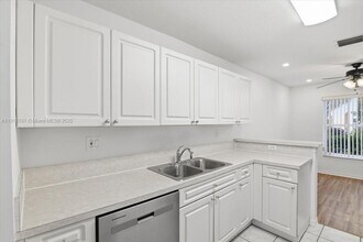 2247 NW 171st Terrace in Pembroke Pines, FL - Building Photo - Building Photo