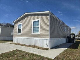1123 Walt Williams Rd in Lakeland, FL - Building Photo