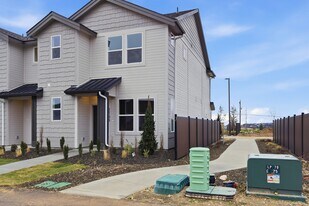 2144 E Deep Purple Ln in Meridian, ID - Building Photo