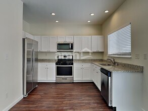 7304 Edgebrook Dr in Colorado Springs, CO - Foto de edificio - Building Photo