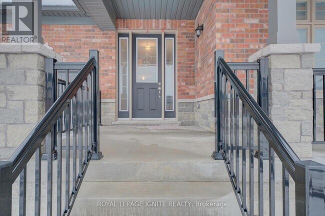 43 E Vis Ter in Quinte West, ON - Building Photo - Building Photo