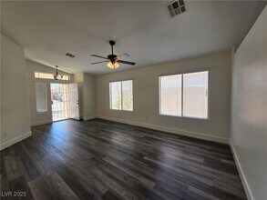 7840 Blue Charm Ave in Las Vegas, NV - Building Photo - Building Photo