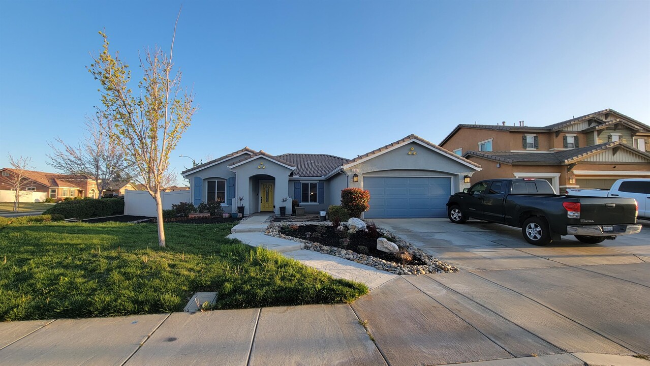 916 Aleah Lane in Tehachapi, CA - Building Photo