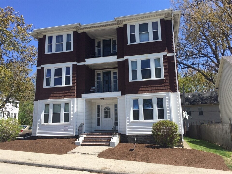 154 Lovell St in Worcester, MA - Building Photo