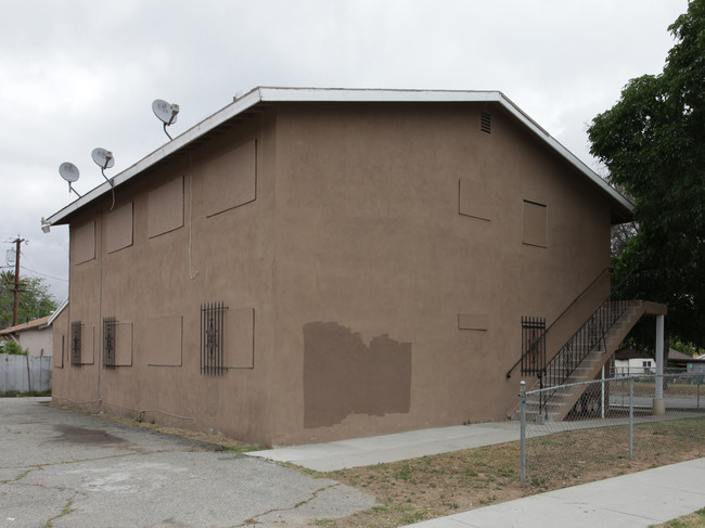 3675 Dwight Ave in Riverside, CA - Foto de edificio - Building Photo