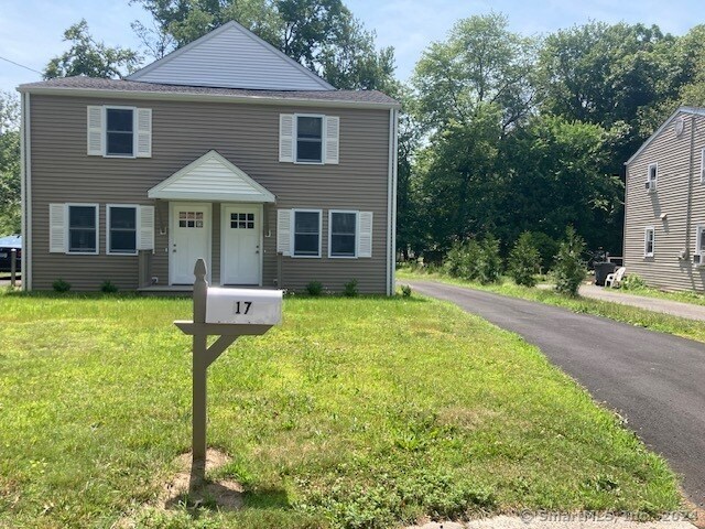 17 Beacon View Dr in Fairfield, CT - Building Photo