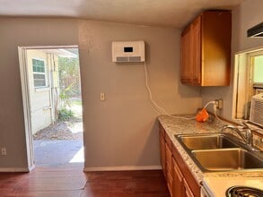 422 Rock Pit Rd in Titusville, FL - Foto de edificio - Building Photo