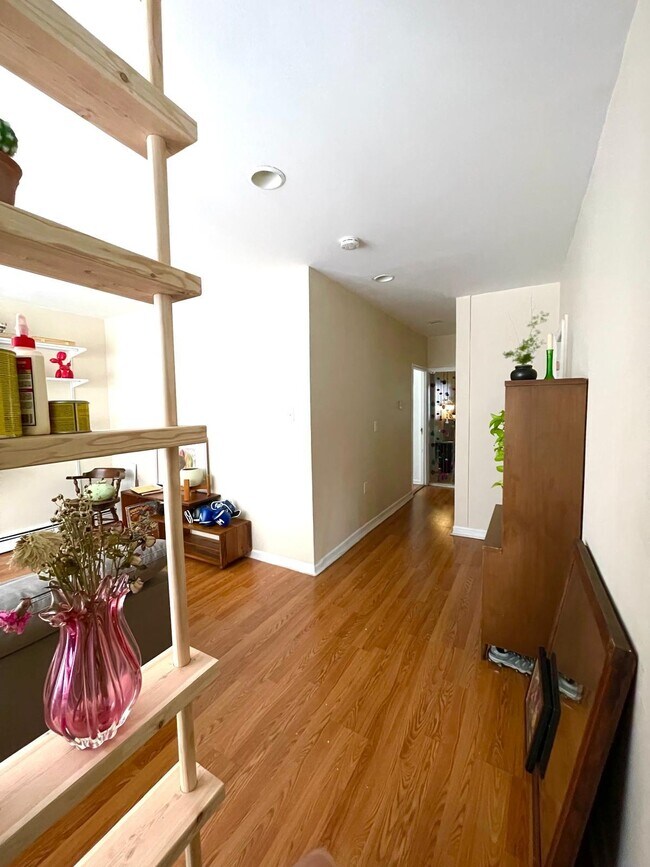 160 McAdoo Ave in Jersey City, NJ - Building Photo - Building Photo