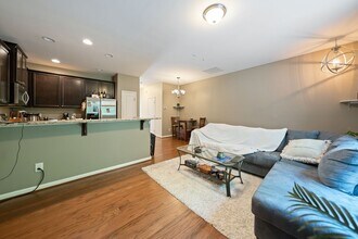 1504 Holly Grove Way in Durham, NC - Building Photo - Building Photo