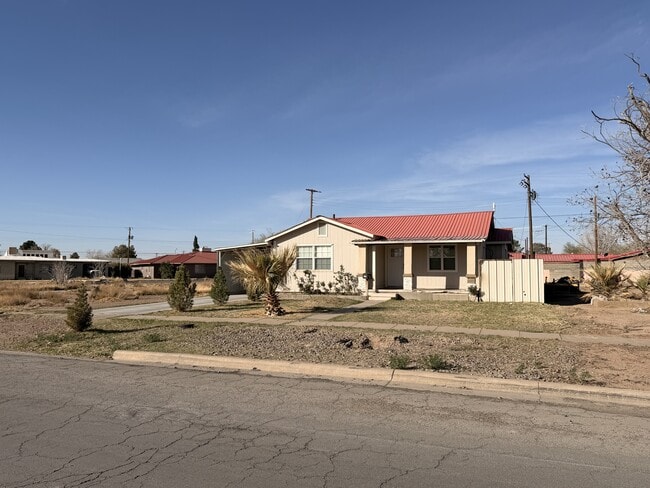 603 S Ross Blvd in Pecos, TX - Building Photo - Building Photo