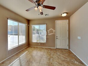 10382 September Flower St in Las Vegas, NV - Foto de edificio - Building Photo