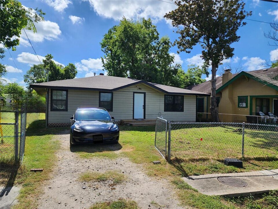 8222 Autumn Ln in Houston, TX - Building Photo
