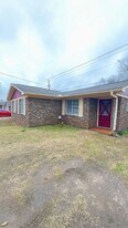 4218 Cusseta Rd in Lanett, AL - Building Photo
