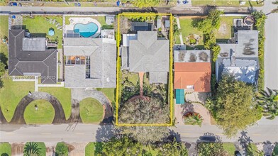 1111 Washington St in Hollywood, FL - Building Photo - Building Photo