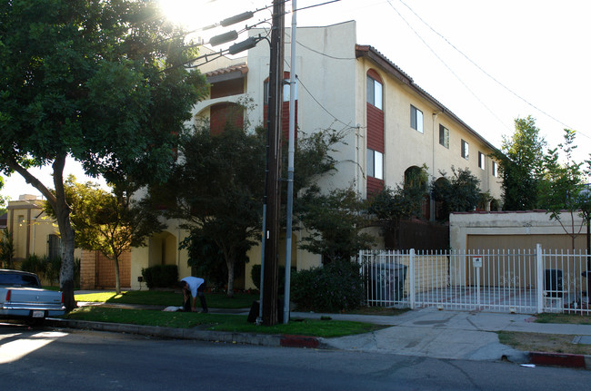 809 S Adams St in Glendale, CA - Building Photo - Building Photo