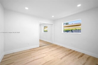 1523 NE 148th St in Miami, FL - Building Photo - Building Photo