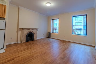 321 E 51st St in New York, NY - Building Photo - Building Photo