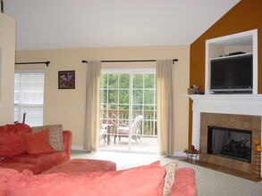 215 Pink Dogwood Ln in Pooler, GA - Building Photo - Building Photo