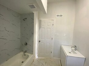 260 W Johnson St in Philadelphia, PA - Building Photo - Building Photo