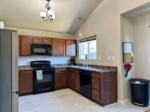 7336 Willowdale Dr in Fountain, CO - Building Photo - Building Photo