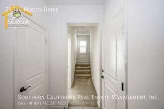 21944 Moveo Dr in Santa Clarita, CA - Building Photo - Building Photo