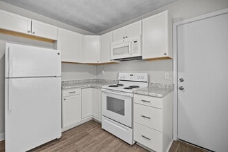 4502 Bankhead Ave in Norfolk, VA - Building Photo - Building Photo