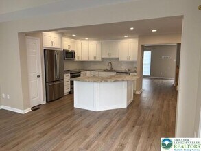4395 Apple Blossom Dr in Center Valley, PA - Building Photo - Building Photo