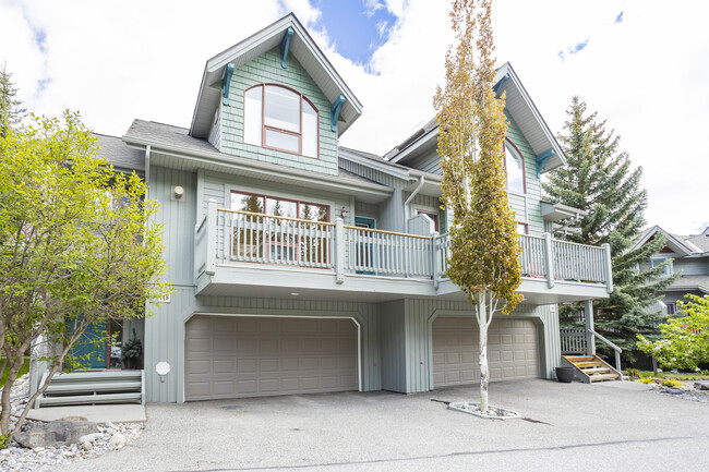 200 Prospect Hts in Canmore, AB - Building Photo - Building Photo