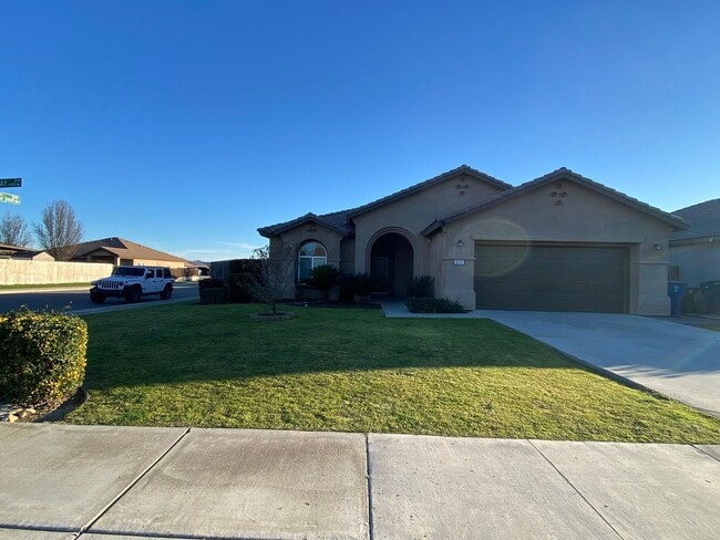 517 Rushcutters Bay Dr in Bakersfield, CA - Building Photo - Building Photo