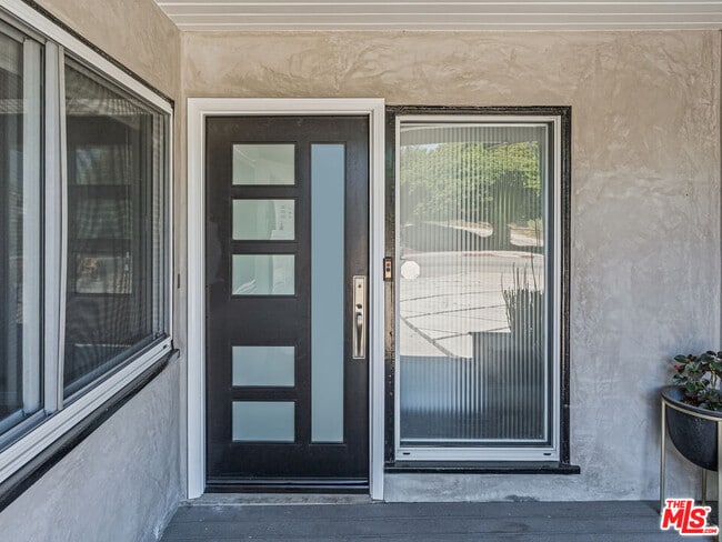 7630 W 91st St in Los Angeles, CA - Building Photo - Building Photo